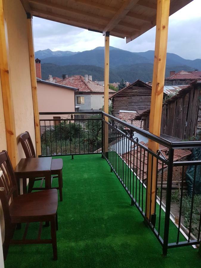 Yana Guest House Dobrinishte Exterior foto